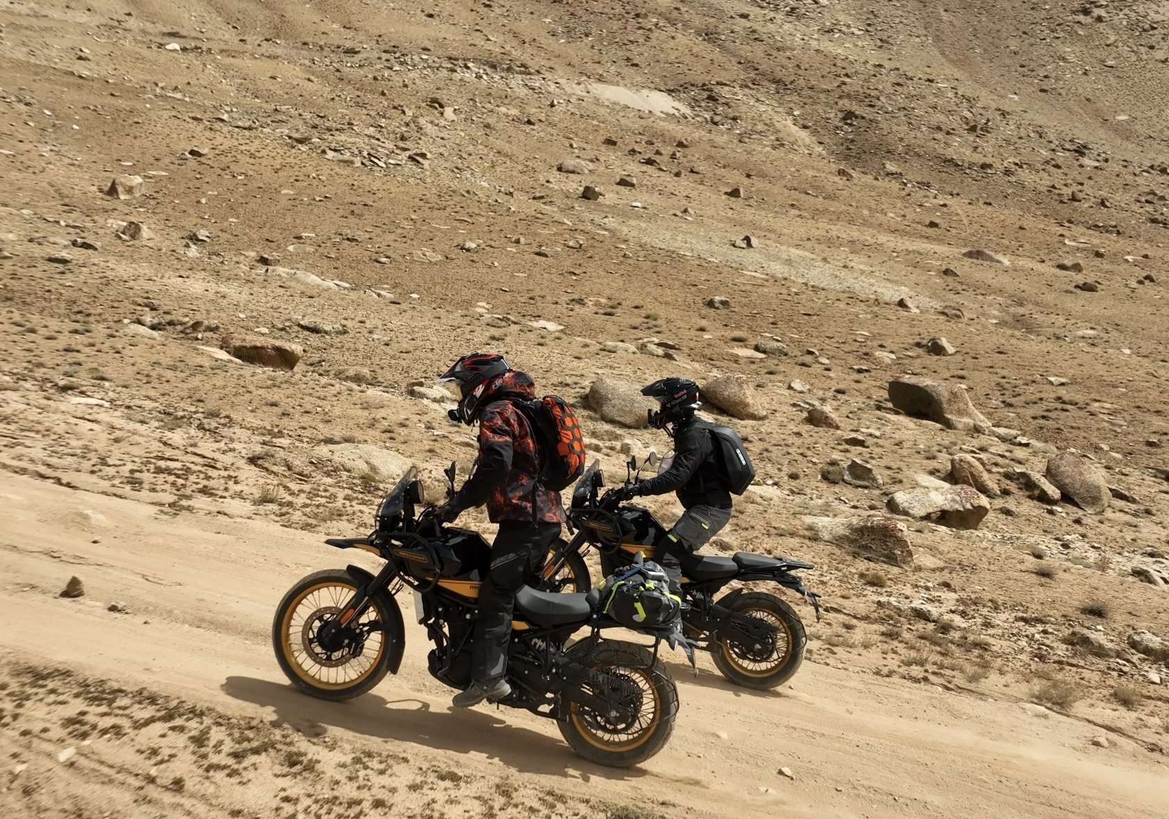 Manali to Srinagar bike trip with Umling-la Hanle Tsomoriri